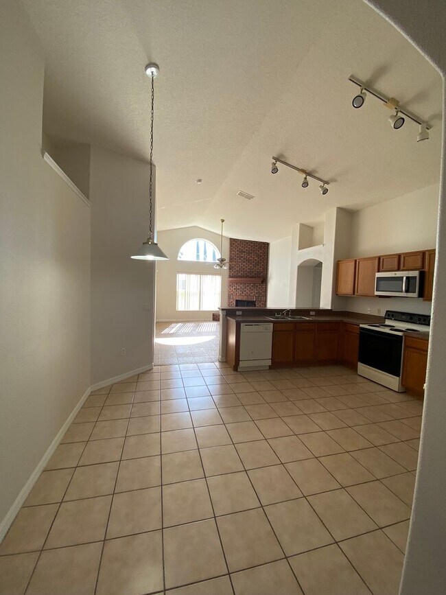 Building Photo - 434 Cassia Dr