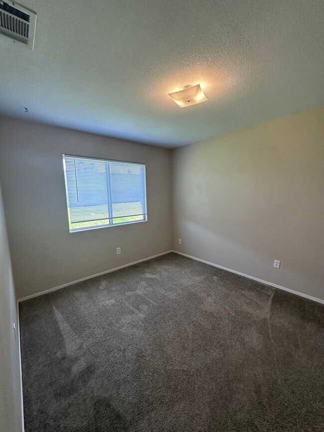 Building Photo - 4404 Pebble Creek Dr