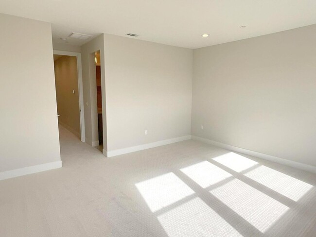 Building Photo - NEW PRICE ! Newly Built ! Be The First To ...