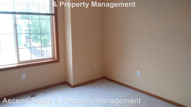 Building Photo - 4 br, 3 bath House - 16105 SW Snapdragon Ln