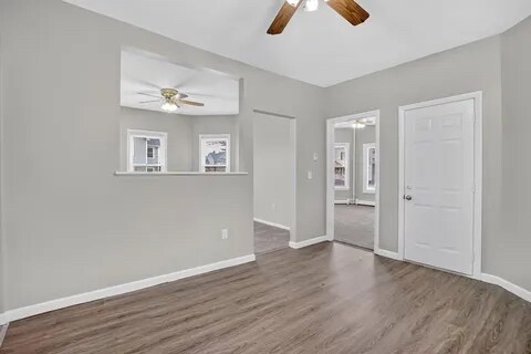 Building Photo - 528 Broadway St