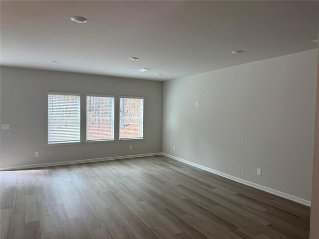 Building Photo - 181 Vly Oak Dr