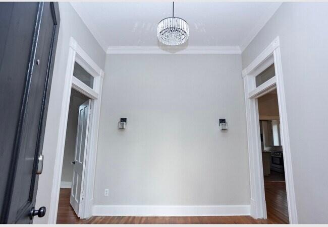 Building Photo - 1247 Oxford St