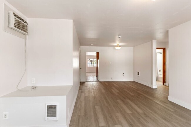 Building Photo - Chavez 426 Basin St NW 1 Unit + 1 Com