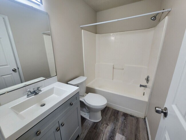 Building Photo - 5513 Aspenwood Ave