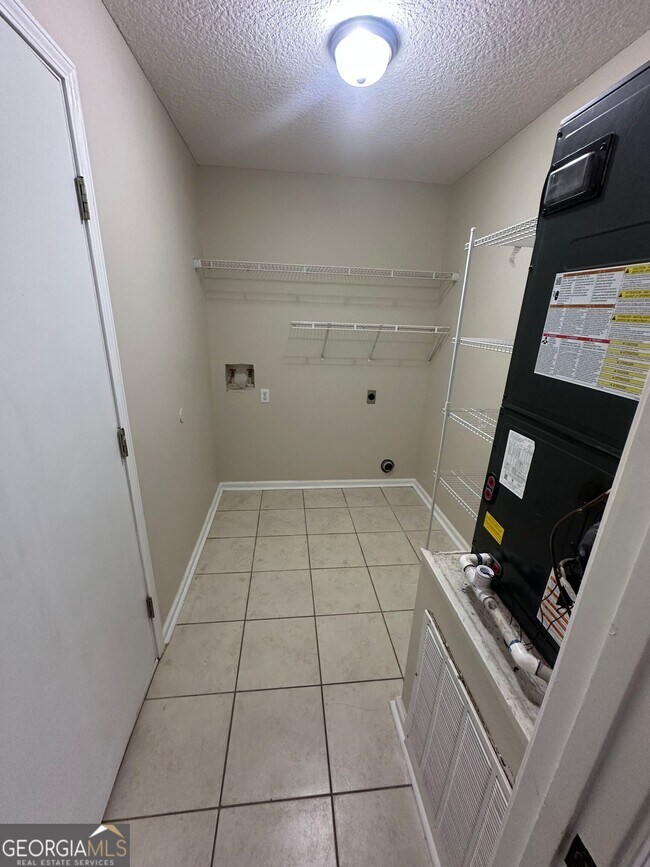 Building Photo - 140 Sapelo Dr