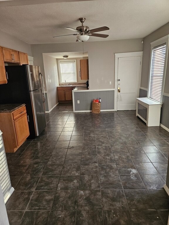 Building Photo - 53 Chaplin St