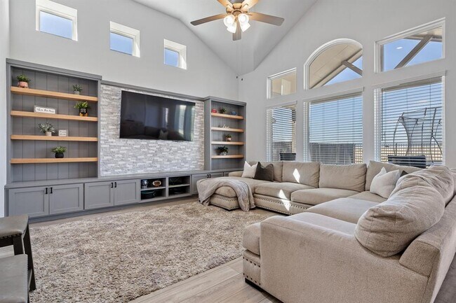 Building Photo - 408 Ravello St