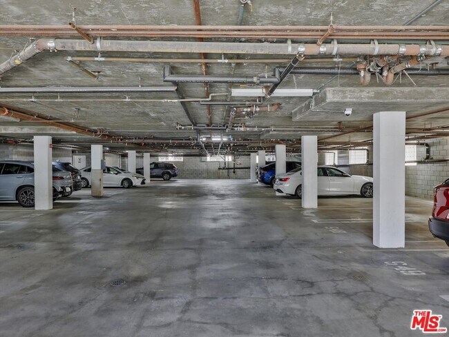 Building Photo - 937 12th St