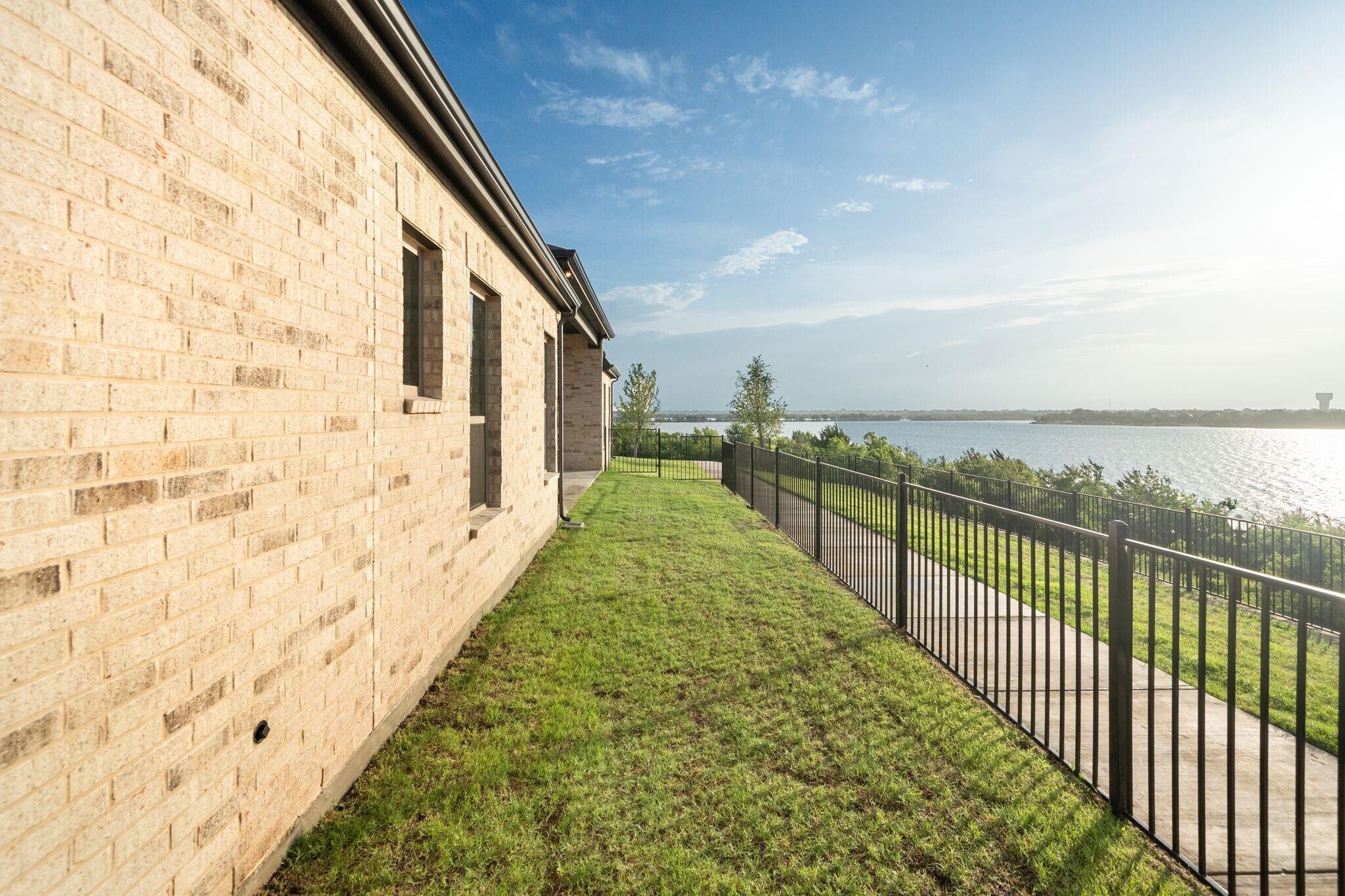 Building Photo - 2300 Fairwater Mews