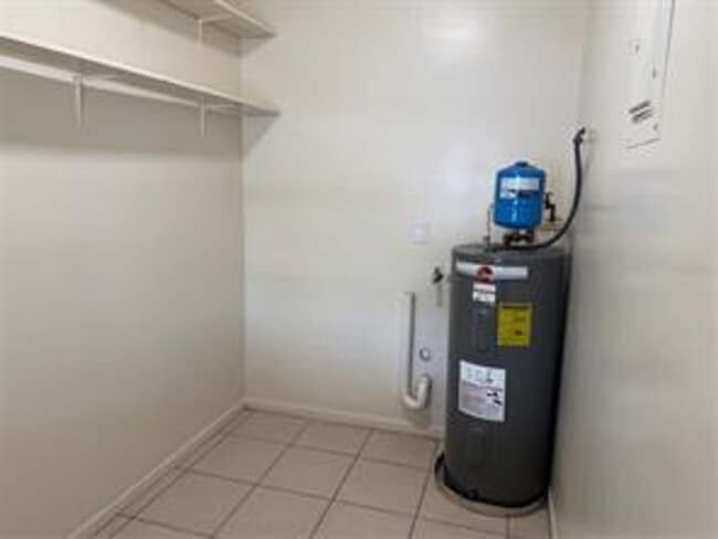 Building Photo - Leesburg Duplex