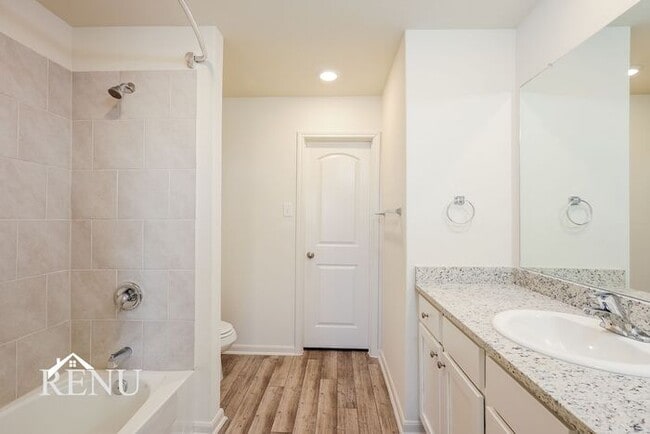 Building Photo - 11018 Yonder Flts