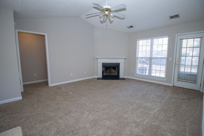 Building Photo - Spacious 3BR/2BA Home Near Fort Jackson & VA Hospital *Military Discount Offered!