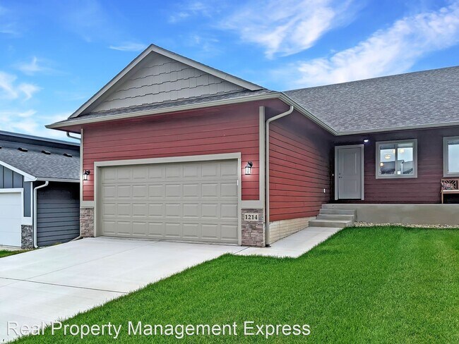 2 br 2 bath House 1214 N Brennan Court 1214 N Brennan Ct Sioux