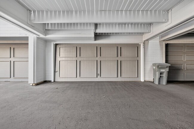 Building Photo - 841 America Way