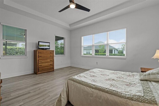 Building Photo - 5013 E Fountainwood Dr