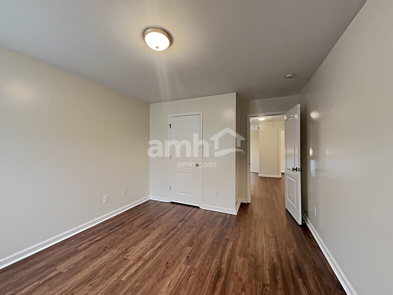 Building Photo - 303 Millpond Pkwy