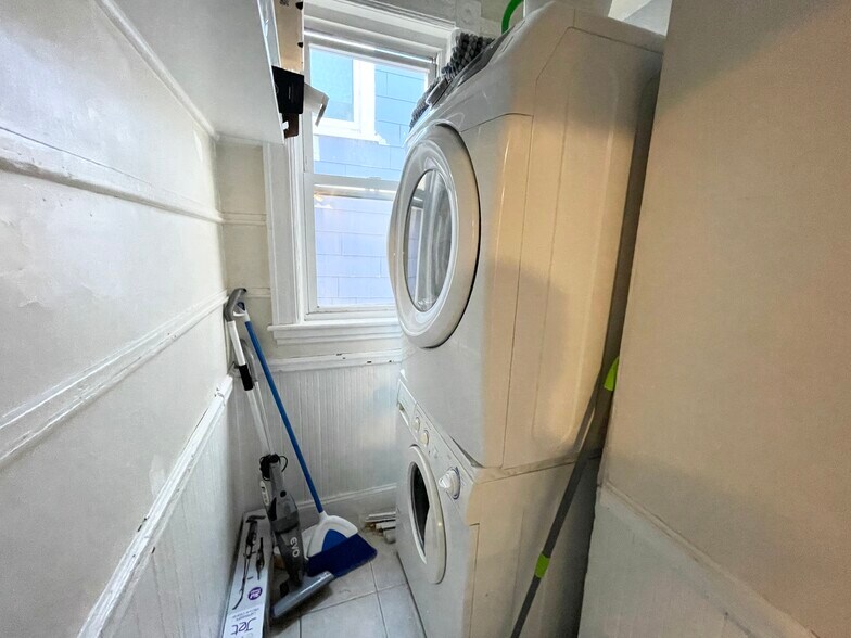 Unit 3 - 17 Sachem St