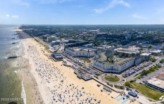 Building Photo - 83 Hennessey St