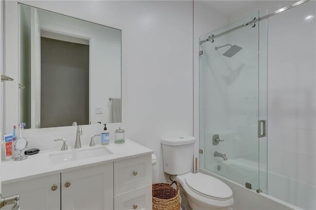 Building Photo - 1109 NE 16th Ave