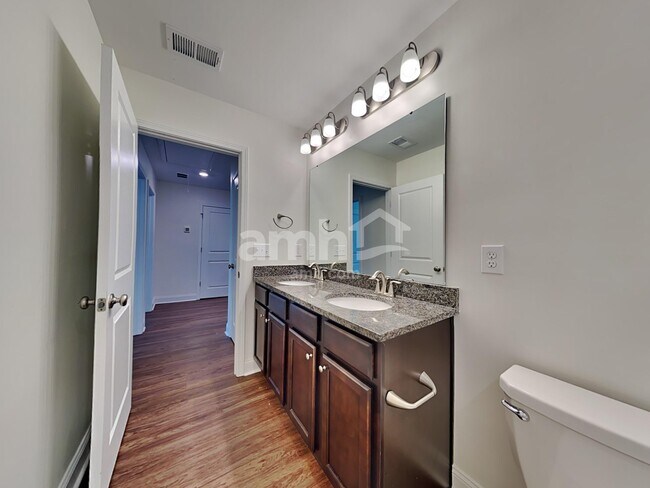 Building Photo - 308 Bering Ln