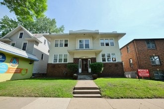 Building Photo - Grand Ave Villas