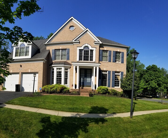 Outside - Street view - 16114 Nursery Ln