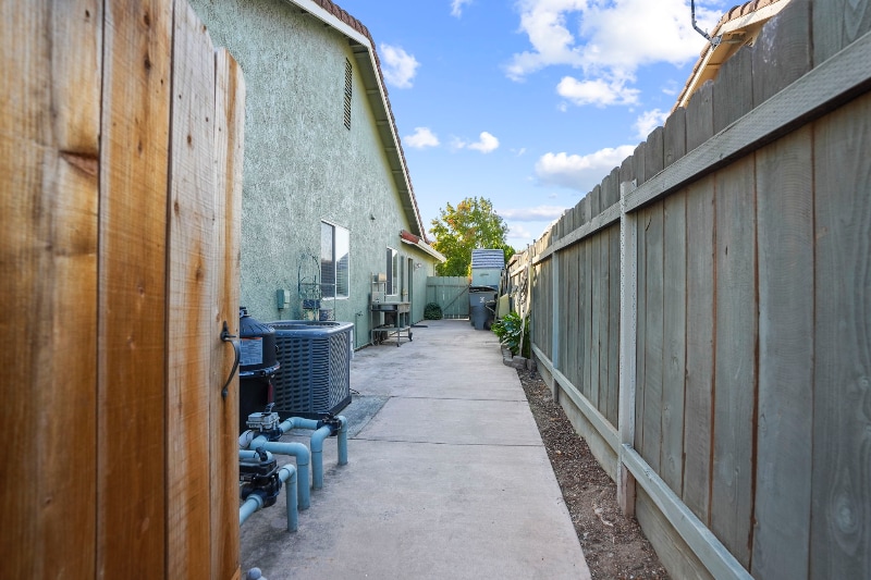 Building Photo - 209 Grapewood Ct