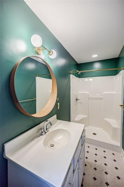 Building Photo - 183 Locust St NE