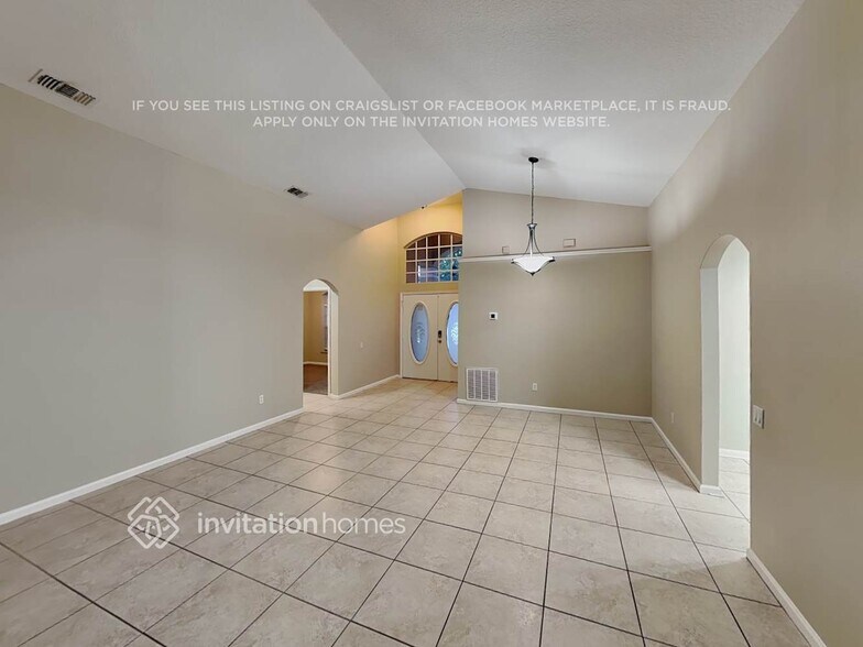 Building Photo - 33 Valleywood Dr