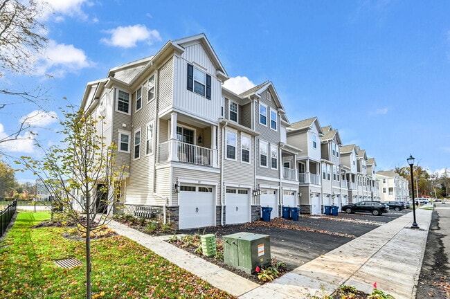 Building Photo - 127 Myrtle Rd