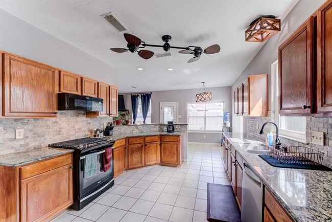 Building Photo - 14403 Cypress Green Dr