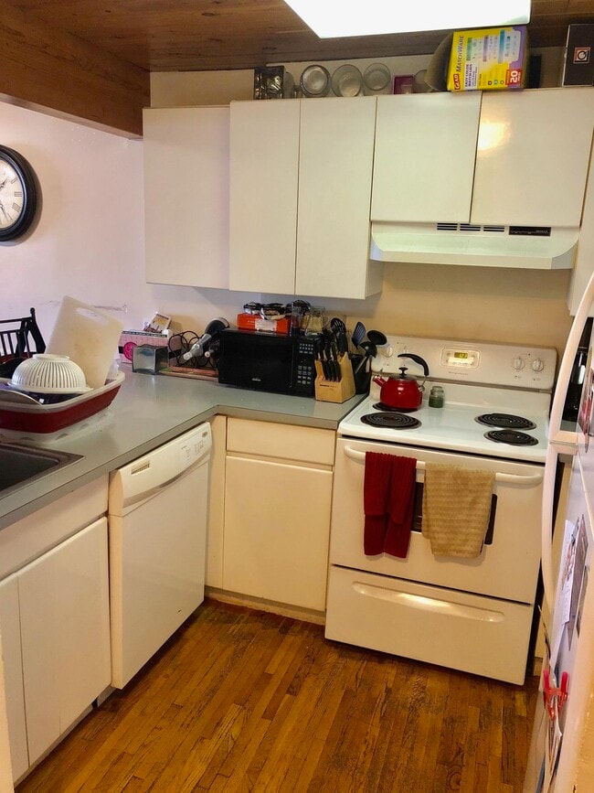 Building Photo - 450 7th St