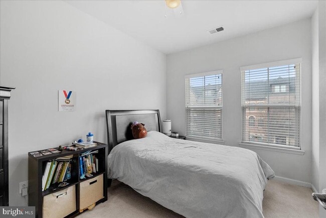 Building Photo - 43387 Charitable St