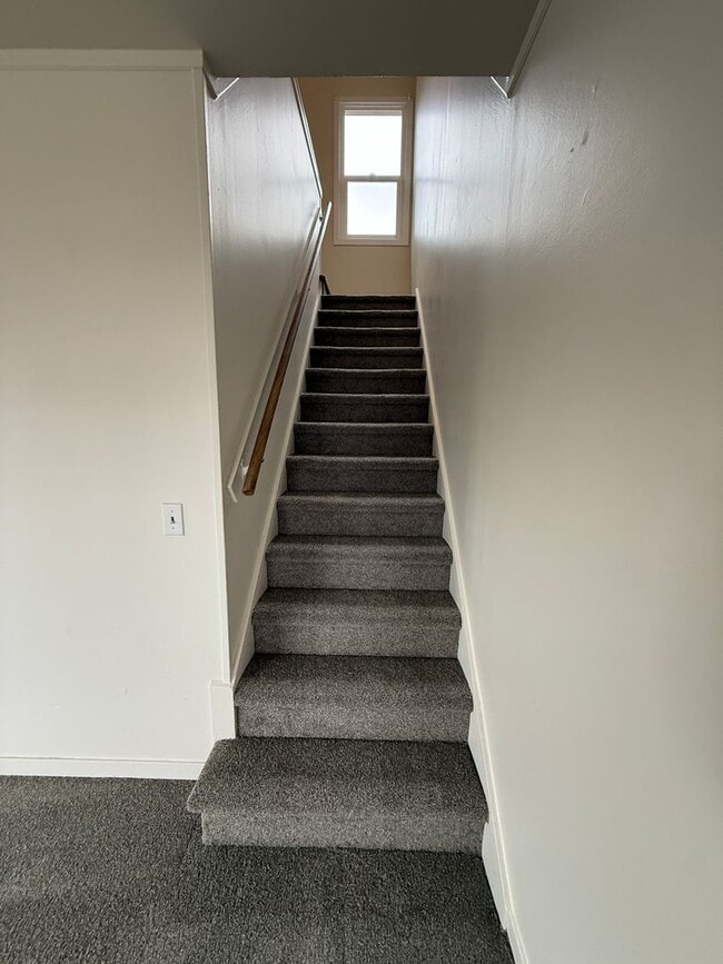 Building Photo - 1115-1117 Long Ave