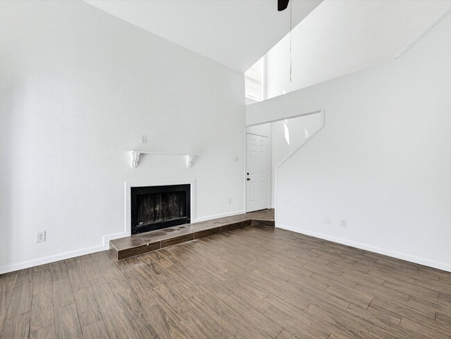 Building Photo - 9548 Pagewood Ln