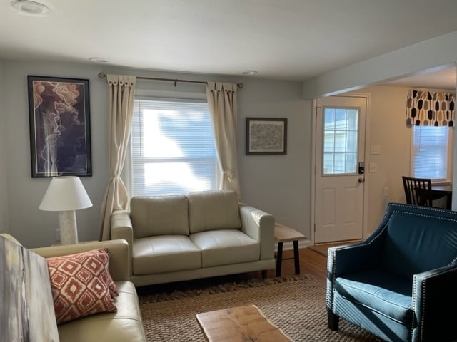 Living Room - 2422 Sycamore Ln