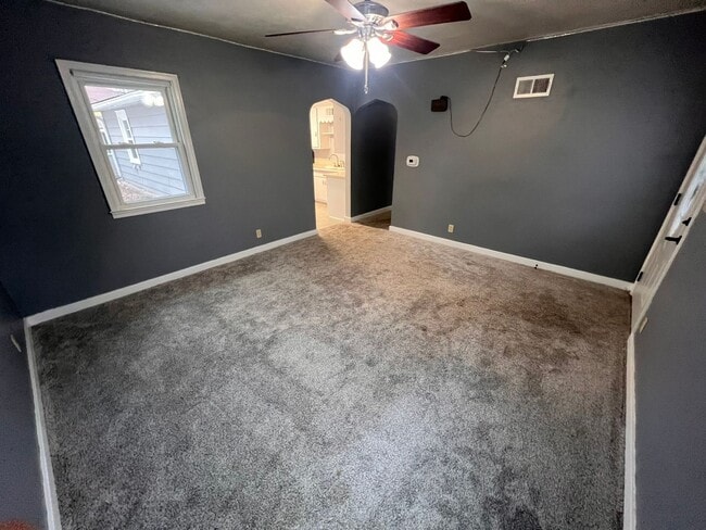 Building Photo - 2 bedroom home in Boone, fenced in yard, great for families!