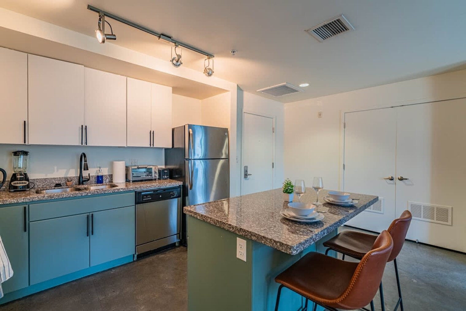 Building Photo - 333 E Roosevelt St