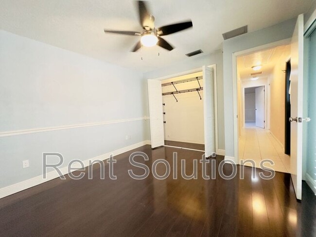 Building Photo - 3015 Tall Pine Dr