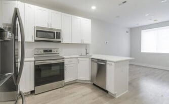 Building Photo - 2155 N Darien St