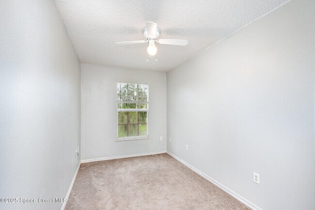Building Photo - 4055 Navajo Ln