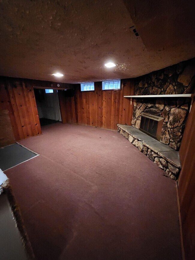 Building Photo - 2005 Hilton Rd