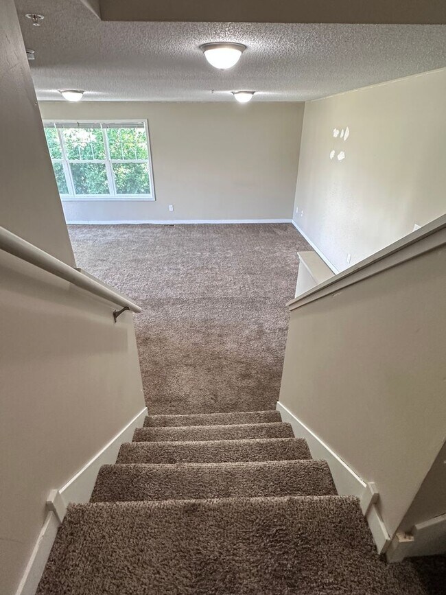 Building Photo - Champlin Corner Unit Town Home, 2 Car Garage, Dishwasher, Washer/Dryer, Balcony