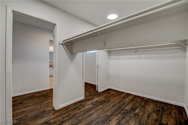 Building Photo - 9405 Mast Dr