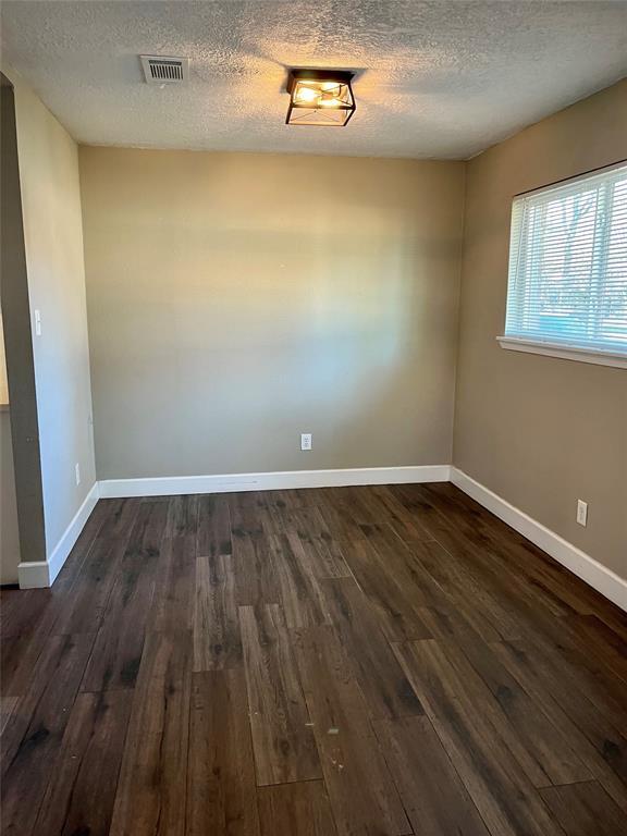 Building Photo - 29022 Cherrywood Ln