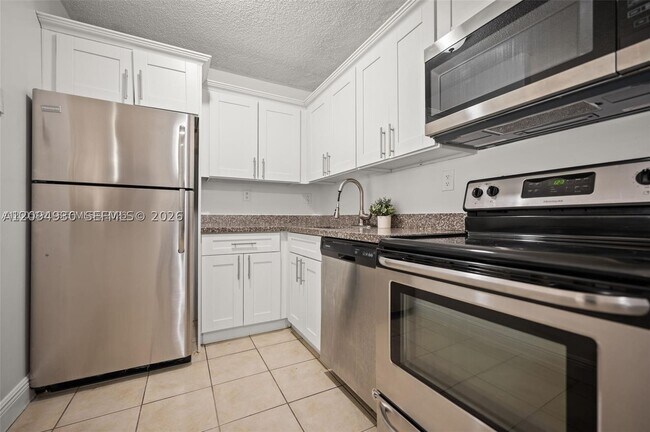 Building Photo - 7195 NW 179th St