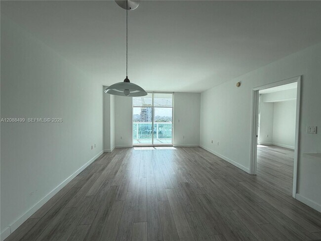 Building Photo - 1800 N Bayshore Dr