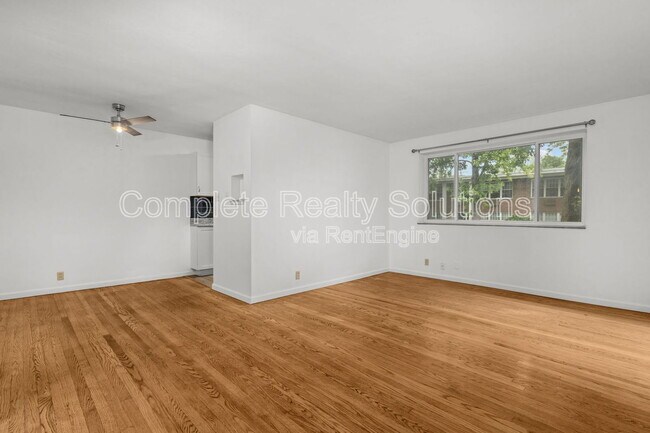 Building Photo - 7876 Big Bend Blvd