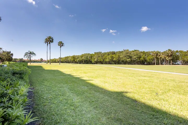 Building Photo - 2618 Cove Cay Dr